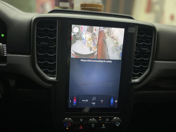 560123290_3248900925267260_3394929595417944719_n