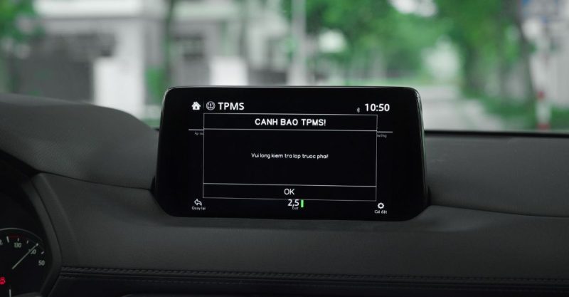 Khi lốp xe gặp vấn đề, hệ thống J43 sẽ thông báo cho chủ xế bằng cảnh báo giọng nói tiếng Việt 