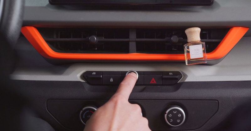 Chủ xế VinFast VF3 chỉ cần ấn là có thể tân hưởng trải nghiệm màn Android MHU ngay trên màn zin