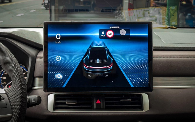 Teyes 2K Max hỗ trợ kết nối đa phương tiện hỗ trợ lái xe an toàn