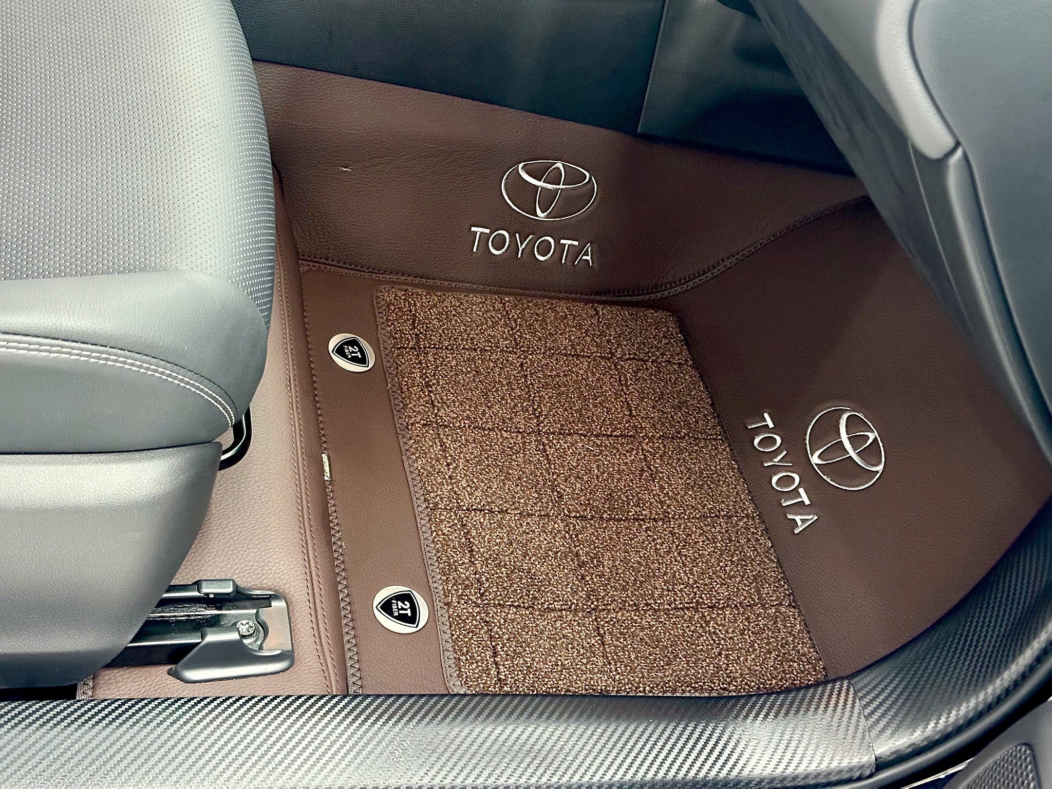 tham-san-o-to-360-fiber-toyota