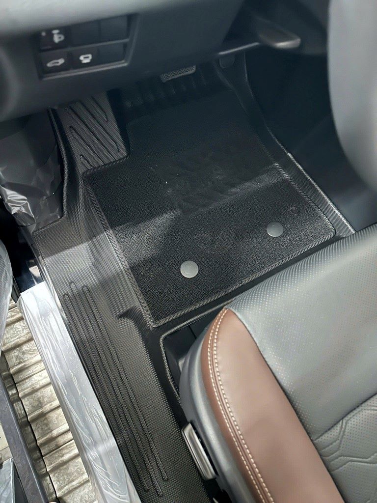 tham-trai-san-o-to-toyota-hilux-3